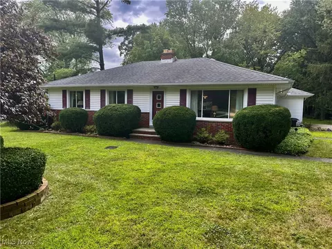 2066 Bradley Rd, Westlake, OH 44145