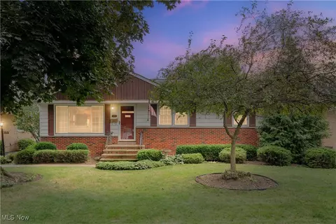 6494 Alexandria Dr, Parma Heights, OH 44130
