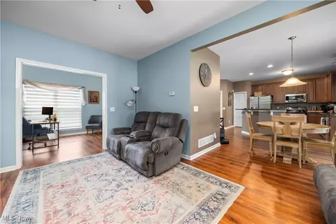 4642 Fields Way, Lorain, OH 44053 photo 11