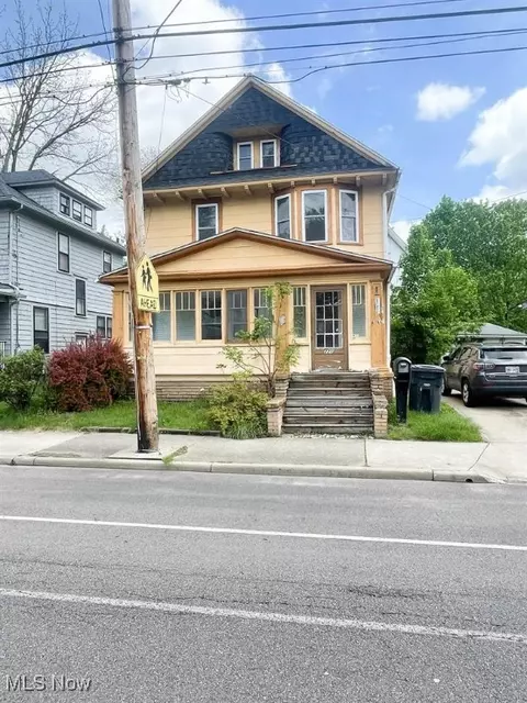 221 S Portage Path, Akron, OH 44302