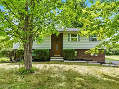 5540 River Rd, Madison, OH 44057