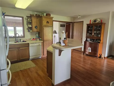 Kitchen - 377 County Road 40, Sullivan, OH 44880 photo 2 of 2