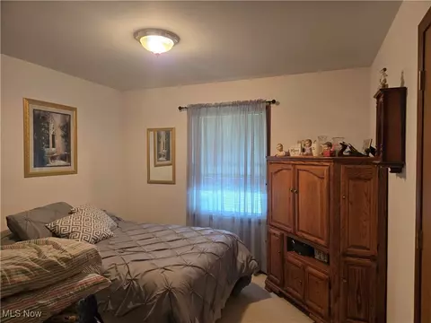 Bedroom - 377 County Road 40, Sullivan, OH 44880 photo 4 of 5