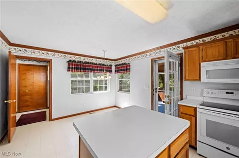 116 Middle Post Pt, Chardon, OH 44024 photo 5