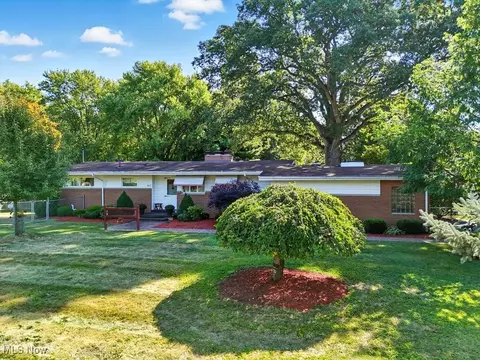 8630 Schubert Ave NE, Alliance, OH 44601