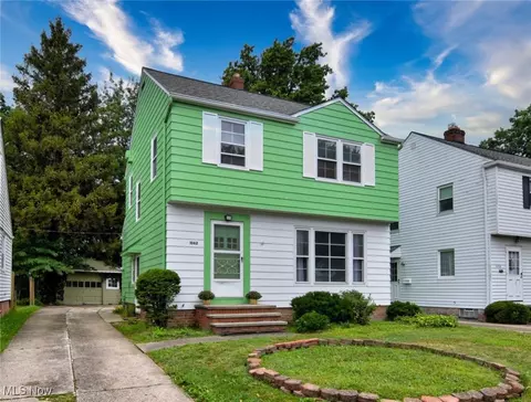 1062 Argonne Rd, South Euclid, OH 44121