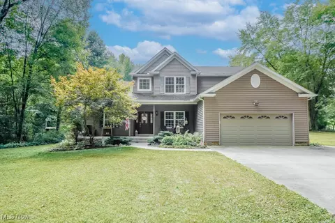 6843 Manchester Rd, New Franklin, OH 44216