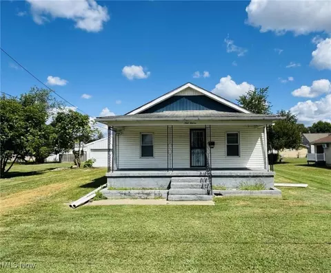 911 Merrick Ave, Zanesville, OH 43701