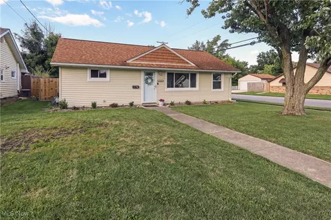 4231 Brockley Ave, Sheffield, OH 44054