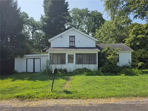 4586 Regan St, Mantua, OH 44255