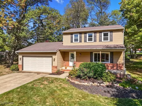 1149 Brookpoint Dr, Macedonia, OH 44056