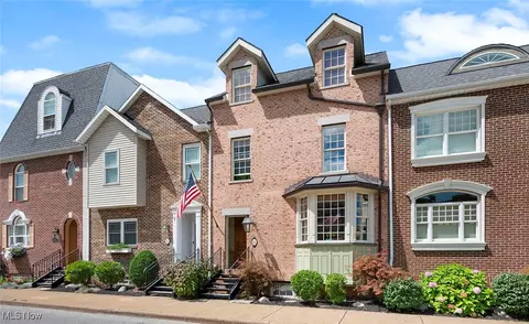 41 Riverside Dr, Berea, OH 44017