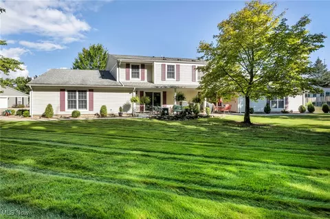 10237 Independence Dr, North Royalton, OH 44133