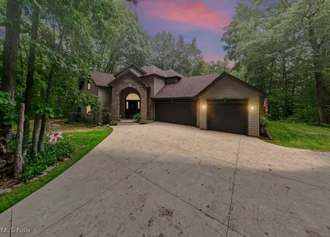 5531 Winter Brook Dr, Valley City, OH 44280