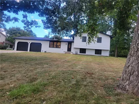 6110 Glessner Ave NE, Canton, OH 44721