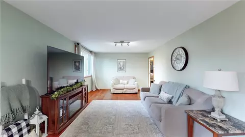 7161 Som Center Rd, Solon, OH 44139 photo 2