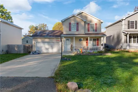 1860 Issaquah St, Cuyahoga Falls, OH 44221