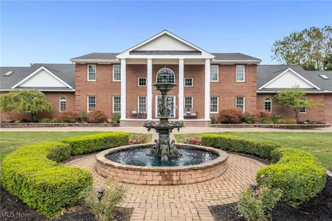 6701 Crosse Rd, Amherst, OH 44001