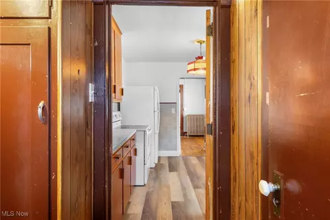 Entry Way - 1733 W 7th St W, Ashtabula, OH 44004 photo 1 of 4
