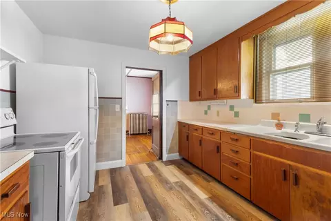 Kitchen - 1733 W 7th St W, Ashtabula, OH 44004 photo 1 of 2