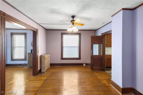 Living - 1733 W 7th St W, Ashtabula, OH 44004 photo 3 of 4