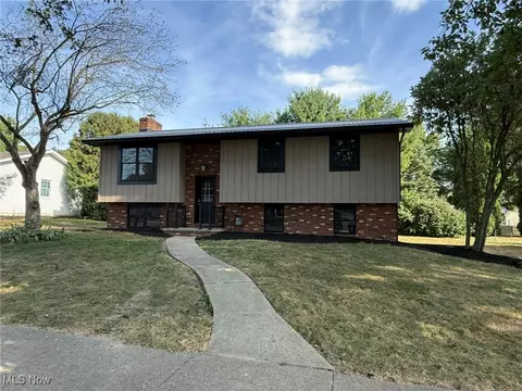 475 Lockport Ave SW, New Philadelphia, OH 44663