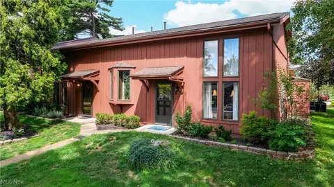 6235 Gladys St # 4, Ravenna, OH 44266