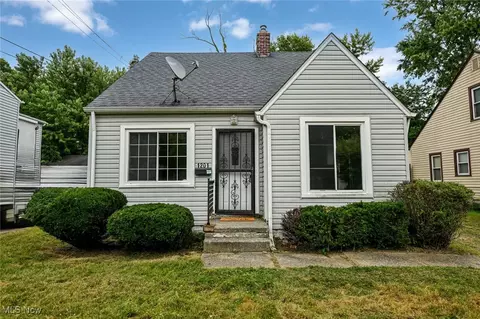 1201 Hartford Ave, Akron, OH 44320