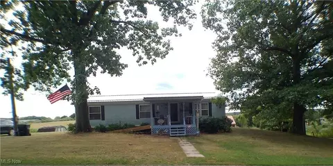 2022 Waterford Rd, East Palestine, OH 44413