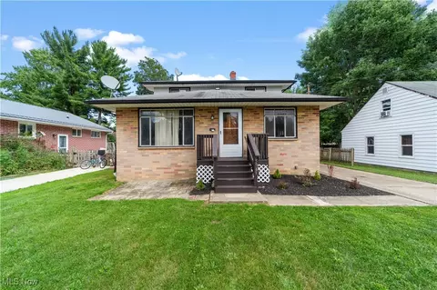 5943 Porter Rd, North Olmsted, OH 44070