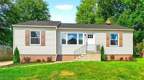 286 Jaycox Rd, Avon Lake, OH 44012