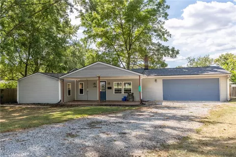 3305 Regent Ave NE, Canton, OH 44705