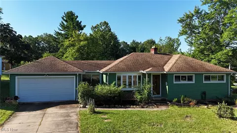 5503 W Pleasant Valley Rd, Parma, OH 44129