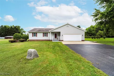 6148 Youngstown Kingsville Rd, Cortland, OH 44410