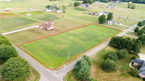 Lake Center Street Nw, Uniontown, OH 44685