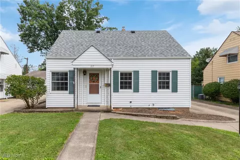 317 Van Buren Ave, Cuyahoga Falls, OH 44221