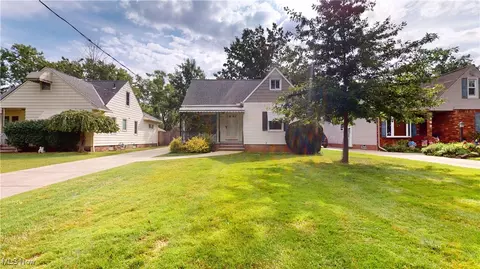 6825 Orchard Blvd, Parma Heights, OH 44130