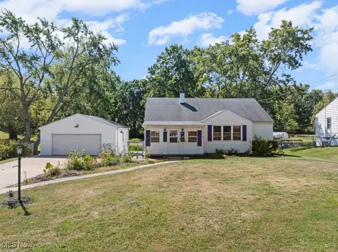 1702 Far View Rd, Akron, OH 44312