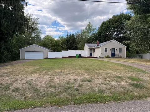2765 Oneida Ave, Akron, OH 44312