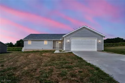 10952 Madlyn St NE, Bolivar, OH 44612