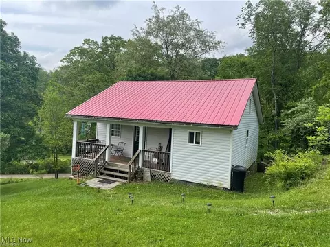 111 N Jefferson St, Amsterdam, OH 43903