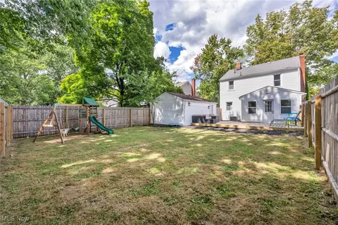 77 Melrose Ave, Boardman, OH 44512 photo 2