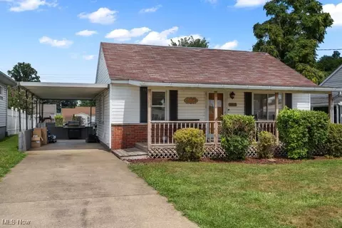1313 9th St, Vienna, WV 26105