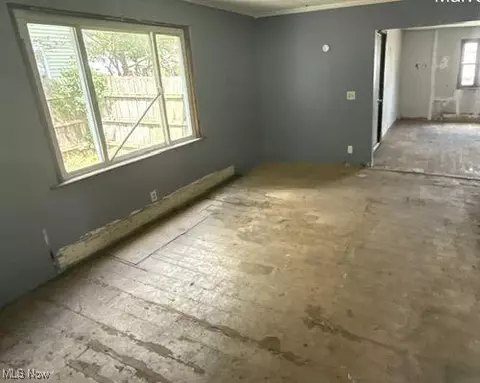 Living - 424 E Porter St, Malvern, OH 44644 photo 2 of 2