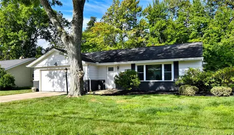2000 Marshfield Rd, Mayfield Heights, OH 44124