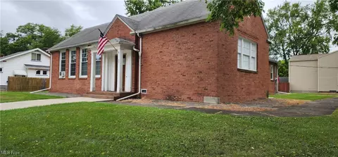 920 Perkinswood Blvd, Warren, OH 44483
