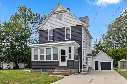 124 Seneca Ave, Elyria, OH 44035 photo 2