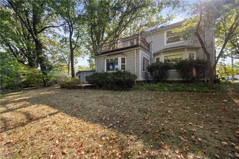 Exterior - 976 Gulf Rd, Elyria, OH 44035 photo 10 of 11