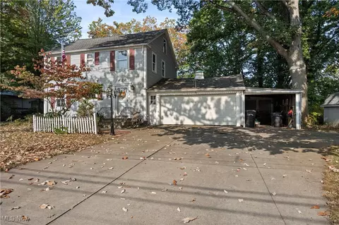 Exterior - 976 Gulf Rd, Elyria, OH 44035 photo 6 of 11