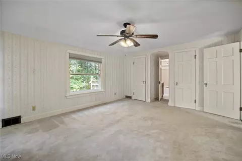 Bedroom - 976 Gulf Rd, Elyria, OH 44035 photo 5 of 10